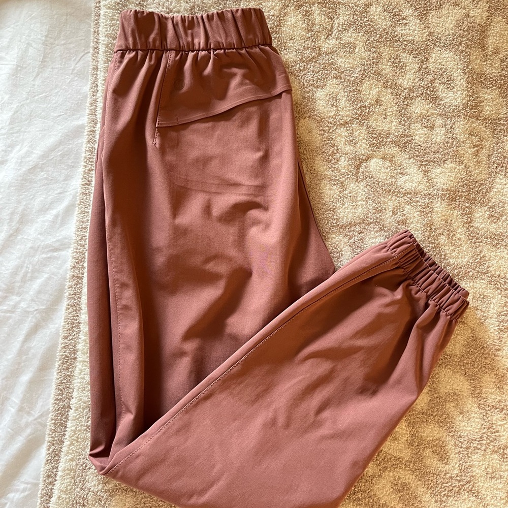 Lululemon dusty rose joggers